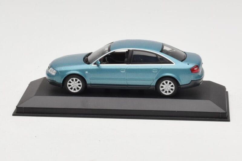 Audi A6 C5 Light Blue Minichamps 1:43 AUDI004 Diecast