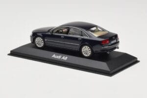 Audi A8 D3 Blue Metallic Light Interior Minichamps 1:43 20000001386003 Diecast — photo 3 of 4