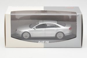 Audi A8 D3 Silver Minichamps 1:43 20000001386001 Diecast — photo 4 of 4