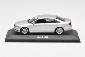 Audi A8 D3 Silver Minichamps 1:43 20000001386001 Diecast