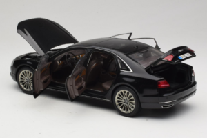 Audi A8L D3 W12 Phantom Black Kyosho 1:18 5011008125 Diecast — photo 5 of 8