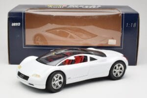 Audi Avus Quattro Alpine White Revell 1:18 08913 Diecast — photo 8 of 8