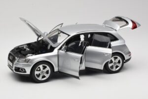 Audi Q5 8R Ice Silver Kyosho 1:18 09242IS Diecast — photo 2 of 8