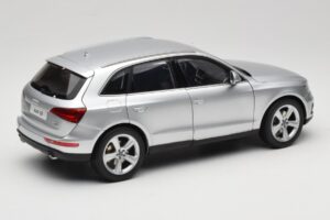 Audi Q5 8R Ice Silver Kyosho 1:18 09242IS Diecast — photo 3 of 8