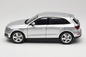 Audi Q5 8R Ice Silver Kyosho 1:18 09242IS Diecast — photo 4 of 8