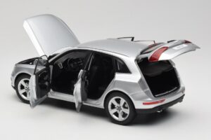 Audi Q5 8R Ice Silver Kyosho 1:18 09242IS Diecast — photo 5 of 8