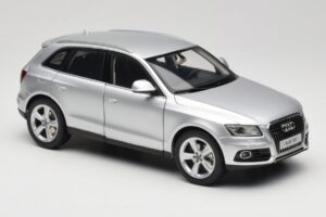 Audi Q5 8R Ice Silver Kyosho 1:18 09242IS Diecast — photo 6 of 8
