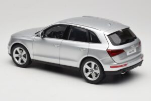 Audi Q5 8R Ice Silver Kyosho 1:18 09242IS Diecast — photo 7 of 8