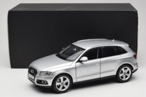 Audi Q5 8R Ice Silver Kyosho 1:18 09242IS Diecast — photo 8 of 8