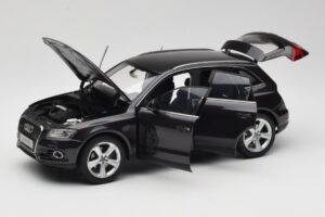 Audi Q5 8R Lava Grey Kyosho 1:18 09242LG Diecast — photo 2 of 8