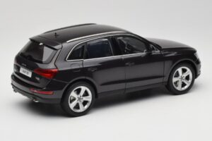 Audi Q5 8R Lava Grey Kyosho 1:18 09242LG Diecast — photo 3 of 8