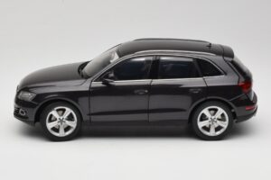 Audi Q5 8R Lava Grey Kyosho 1:18 09242LG Diecast — photo 4 of 8
