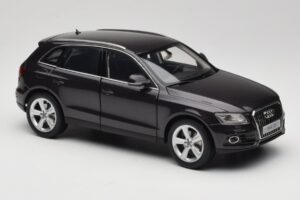 Audi Q5 8R Lava Grey Kyosho 1:18 09242LG Diecast — photo 6 of 8