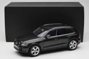 Audi Q5 8R Lava Grey Kyosho 1:18 09242LG Diecast — photo 8 of 8