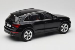 Audi Q5 8R Phantom Black Kyosho 1:18 09242BK Diecast — photo 3 of 8