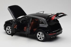 Audi Q5 8R Phantom Black Kyosho 1:18 09242BK Diecast — photo 5 of 8