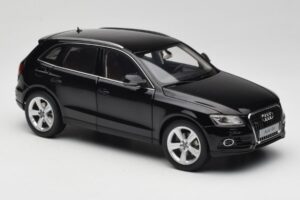 Audi Q5 8R Phantom Black Kyosho 1:18 09242BK Diecast — photo 6 of 8