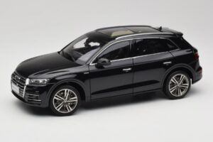 Audi Q5L FY Black Paudi Model 1:18 26732 Diecast