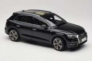 Audi Q5L FY Black Paudi Model 1:18 26732 Diecast — photo 6 of 8