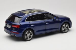 Audi Q5L FY Blue Paudi Model 1:18 33729 Diecast — photo 3 of 8