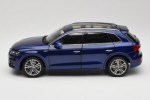 Audi Q5L FY Blue Paudi Model 1:18 33729 Diecast — photo 4 of 8