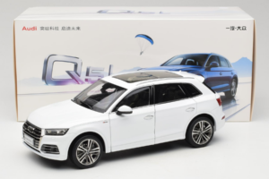 Audi Q5L FY White Paudi Model 1:18 30694 Diecast — photo 8 of 8