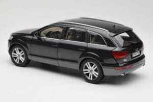 Audi Q7 4L Lava Grey Minichamps 1:18 5010507625 Diecast — photo 7 of 8