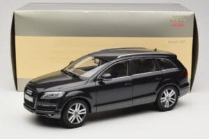 Audi Q7 4L Lava Grey Minichamps 1:18 5010507625 Diecast — photo 8 of 8
