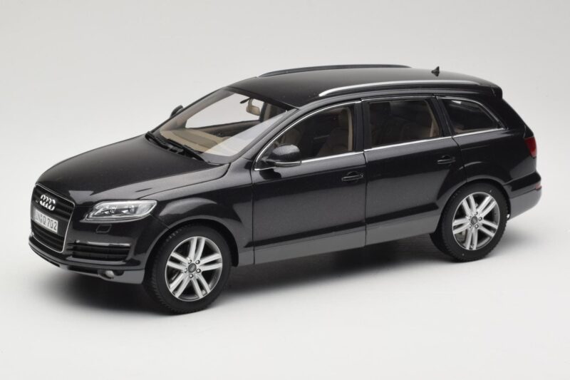 Audi Q7 4L Lava Grey Minichamps 1:18 5010507625 Diecast