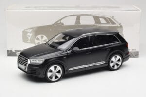 Audi Q7 4M Matt Black Minichamps 1:18 110014001 Diecast — photo 8 of 8