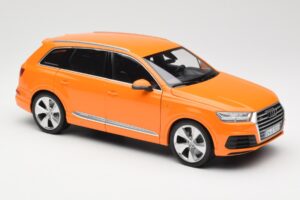 Audi Q7 4M Orange Metallic Minichamps 1:18 110014004 Diecast — photo 6 of 8