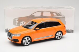 Audi Q7 4M Orange Metallic Minichamps 1:18 110014004 Diecast — photo 8 of 8