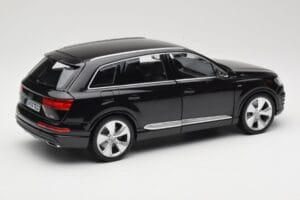 Audi Q7 4M Orca Black Minichamps 1:18 5011407625 Diecast — photo 3 of 8