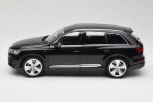 Audi Q7 4M Orca Black Minichamps 1:18 5011407625 Diecast — photo 4 of 8