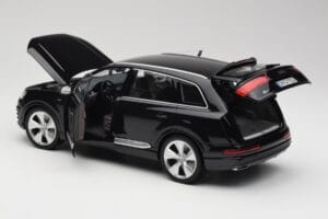 Audi Q7 4M Orca Black Minichamps 1:18 5011407625 Diecast — photo 5 of 8