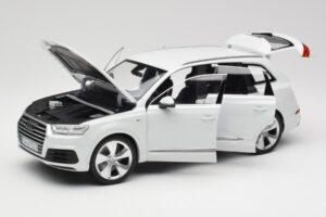 Audi Q7 4M White Minichamps 1:18 110014000 Diecast — photo 2 of 8