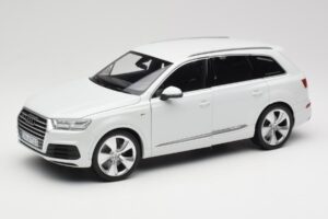 Audi Q7 4M White Minichamps 1:18 110014000 Diecast