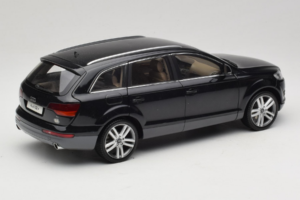 Audi Q7 Black Kyosho 1:18 09221BK Diecast — photo 3 of 8