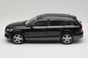 Audi Q7 Black Kyosho 1:18 09221BK Diecast — photo 4 of 8