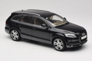 Audi Q7 Black Kyosho 1:18 09221BK Diecast — photo 6 of 8