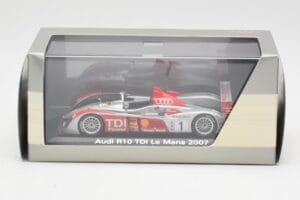 Audi R10 TDI LMP1 #1 F. Biela / E. Pirro / M. Werner 24 Hours of Le Mans 2007 Minichamps 1:43 5020700213 Diecast — photo 4 of 4