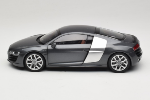 Audi R8 5.2 FSI Quattro Daytona Grey Kyosho 1:18 09216DG Diecast — photo 4 of 7