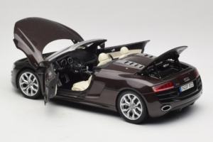 Audi R8 5.2 Spyder Teak Brown Kyosho 1:18 5010918525 Diecast — photo 5 of 8