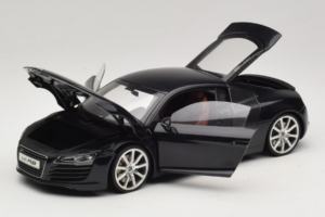 Audi R8 Black Kyosho 1:18 09213BK Diecast — photo 2 of 8