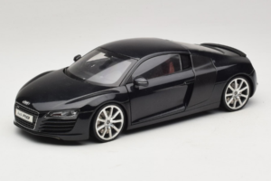 Audi R8 Black Kyosho 1:18 09213BK Diecast