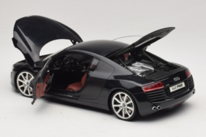 Audi R8 Black Kyosho 1:18 09213BK Diecast — photo 5 of 8