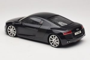 Audi R8 Black Kyosho 1:18 09213BK Diecast — photo 7 of 8