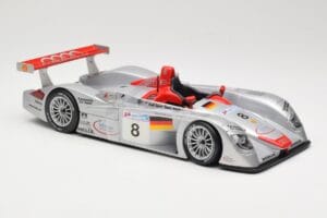 Audi R8 LMP900 #8 Audi Sport Team Joest F. Biela / E. Pirro / T. Kristensen 24 Hours of Le Mans 2000 Maisto 1:18 38899 Diecas — photo 4 of 6