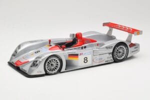 Audi R8 LMP900 #8 Audi Sport Team Joest F. Biela / E. Pirro / T. Kristensen 24 Hours of Le Mans 2000 Maisto 1:18 38899 Diecas