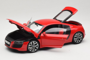 Audi R8 Red Kyosho 1:18 09213R Diecast — photo 2 of 8